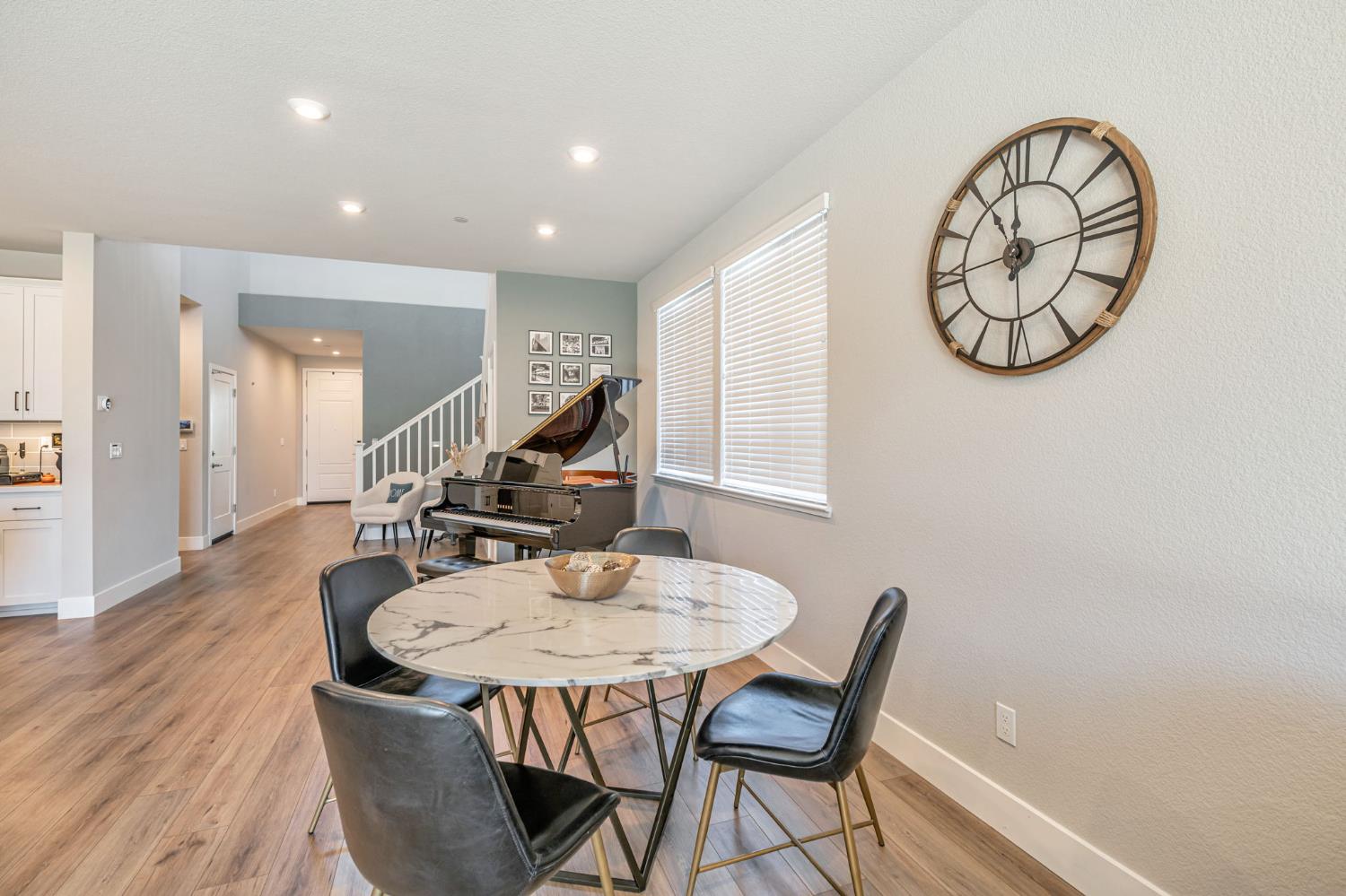 Detail Gallery Image 16 of 53 For 1528 Seneca Cir, El Dorado Hills,  CA 95762 - 4 Beds | 3 Baths