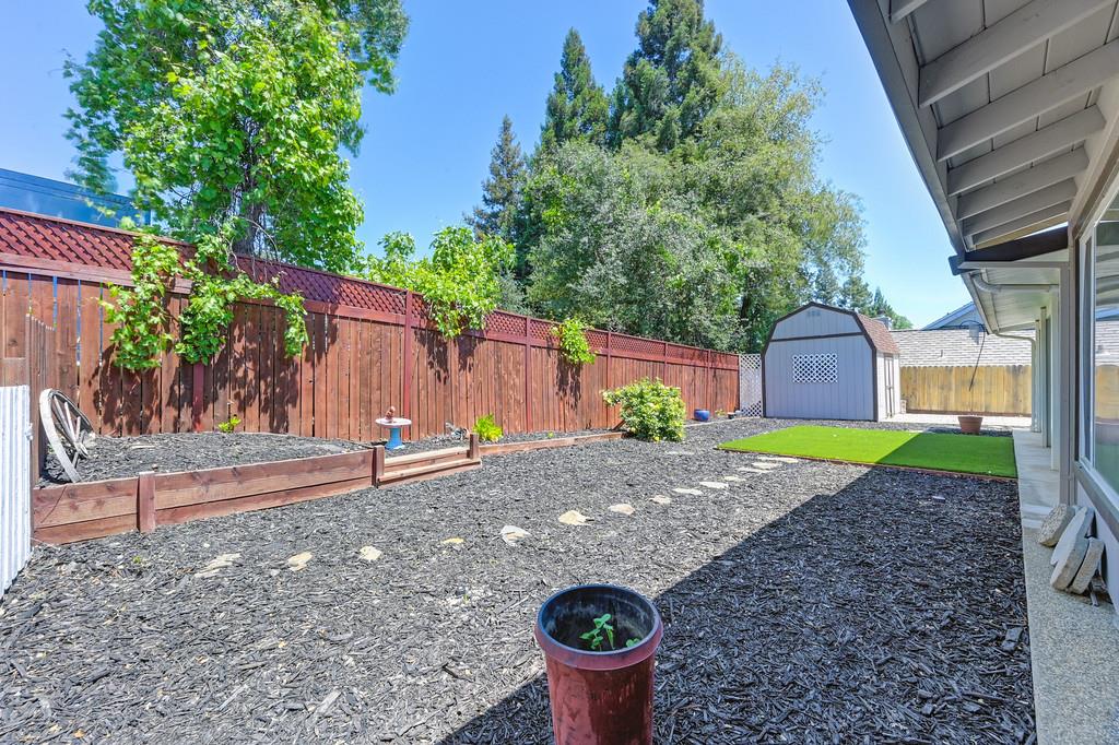Detail Gallery Image 46 of 58 For 8725 Pathfinder Ct, Orangevale,  CA 95662 - 5 Beds | 3 Baths