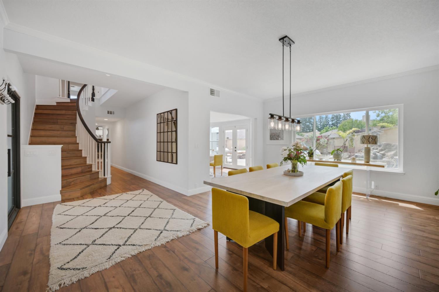 Detail Gallery Image 7 of 84 For 109 Bermuda Ct, Roseville,  CA 95678 - 4 Beds | 2/2 Baths
