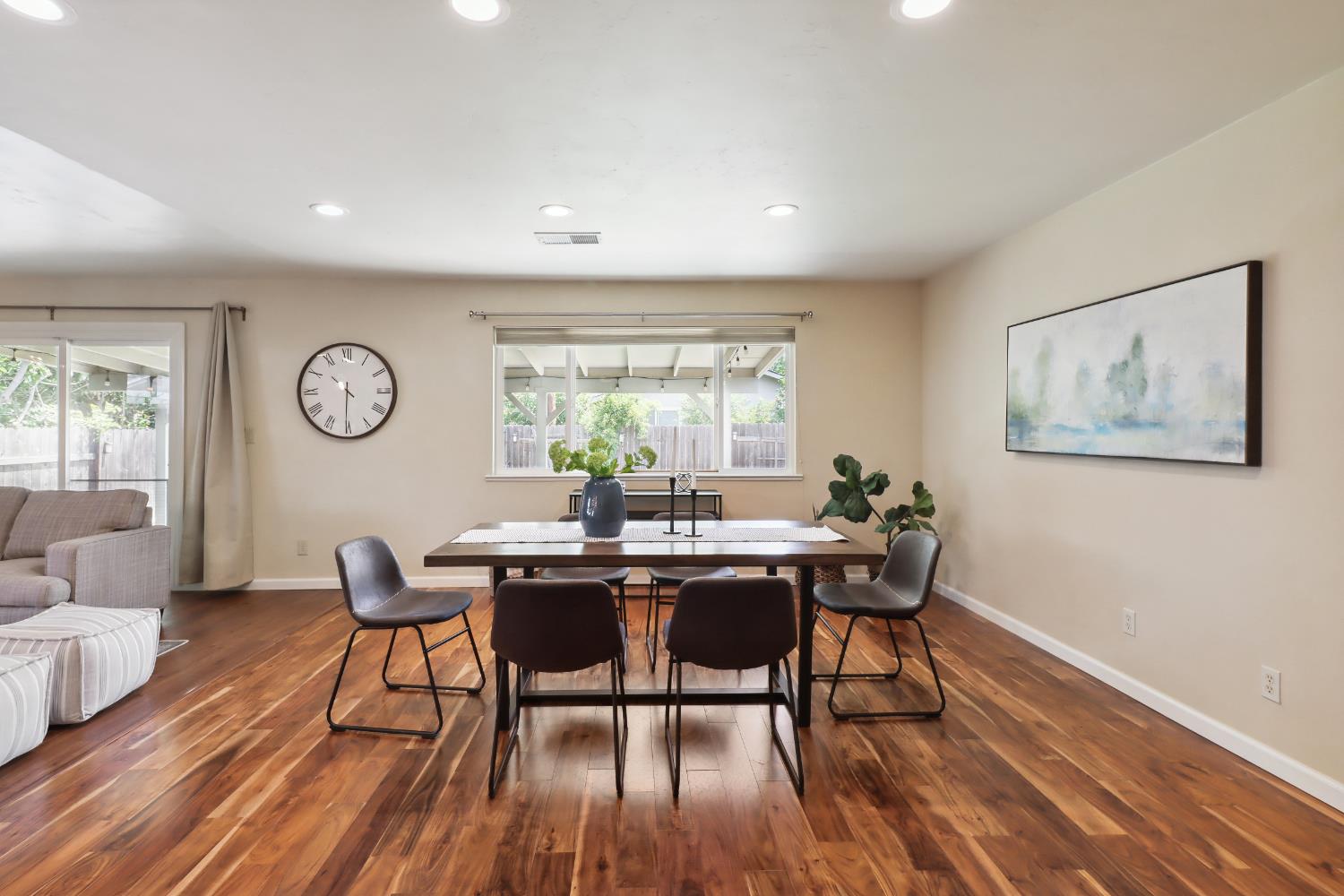 Detail Gallery Image 25 of 49 For 1614 Clemson Dr, Davis,  CA 95618 - 2 Beds | 2 Baths