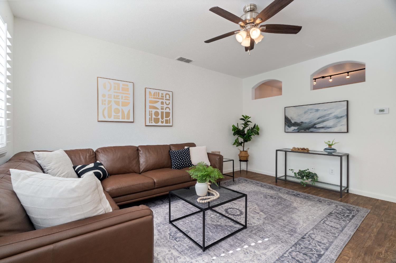 Detail Gallery Image 17 of 52 For 9615 Red Current Way, Elk Grove,  CA 95757 - 4 Beds | 3 Baths