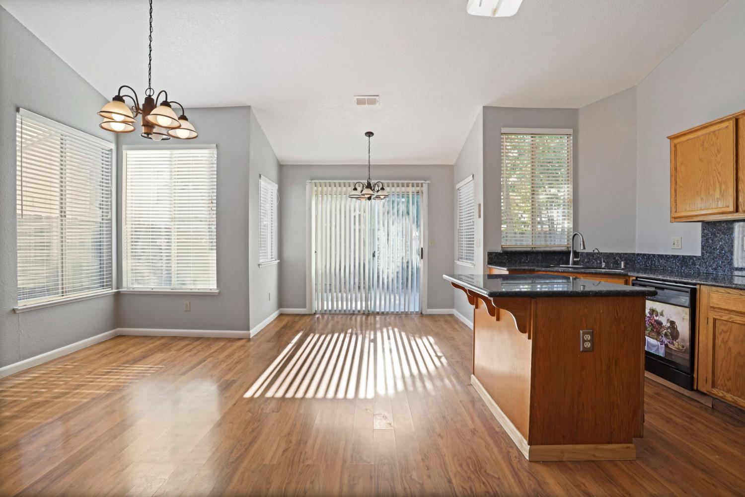 Detail Gallery Image 24 of 36 For 2405 S Fresno Ave, Stockton,  CA 95206 - 3 Beds | 2 Baths