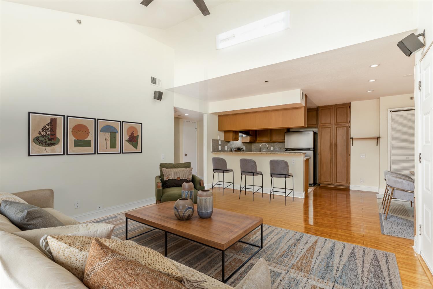Detail Gallery Image 6 of 37 For 253 E Warren Cmn, Fremont,  CA 94539 - 3 Beds | 2 Baths