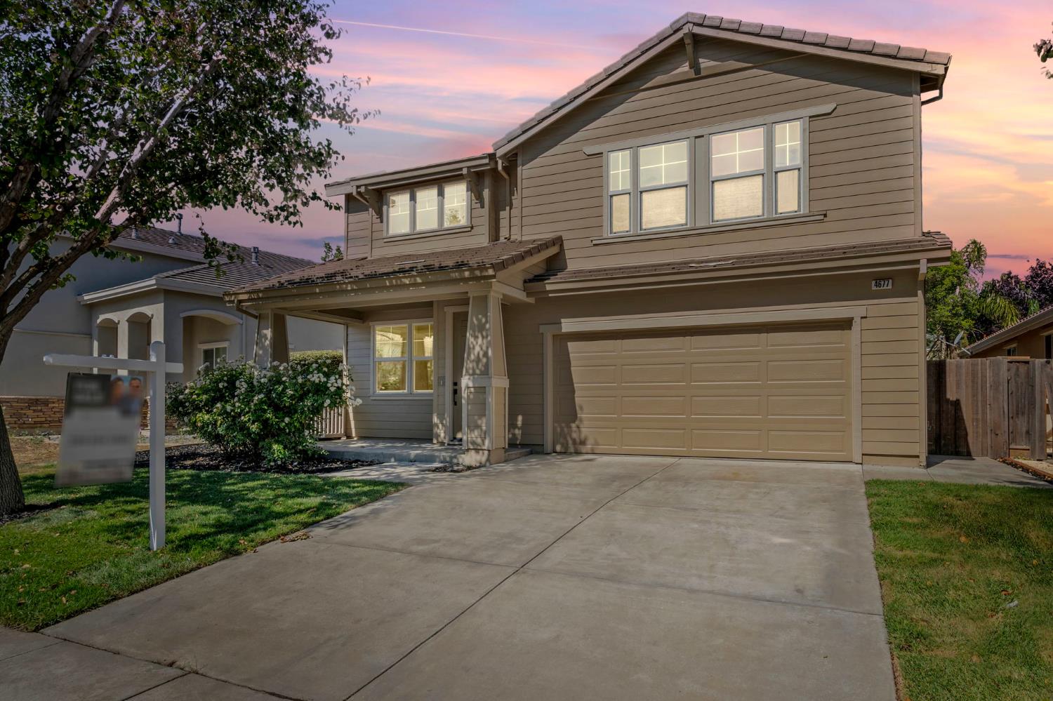Detail Gallery Image 1 of 40 For 4677 Bonsai Ave, Tracy,  CA 95377 - 4 Beds | 2/1 Baths