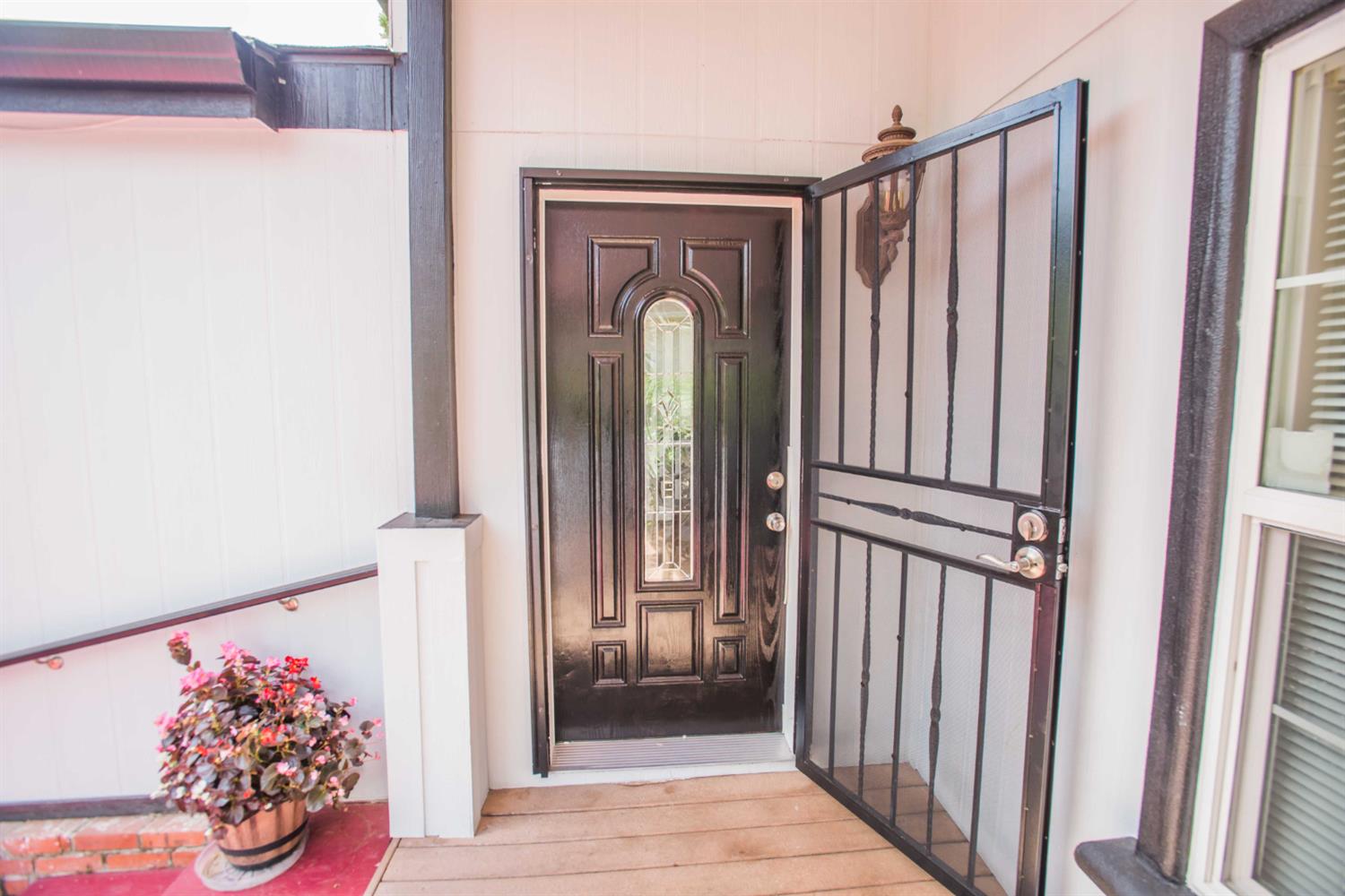 Detail Gallery Image 18 of 59 For 6946 27th St, Sacramento,  CA 95822 - 3 Beds | 2 Baths