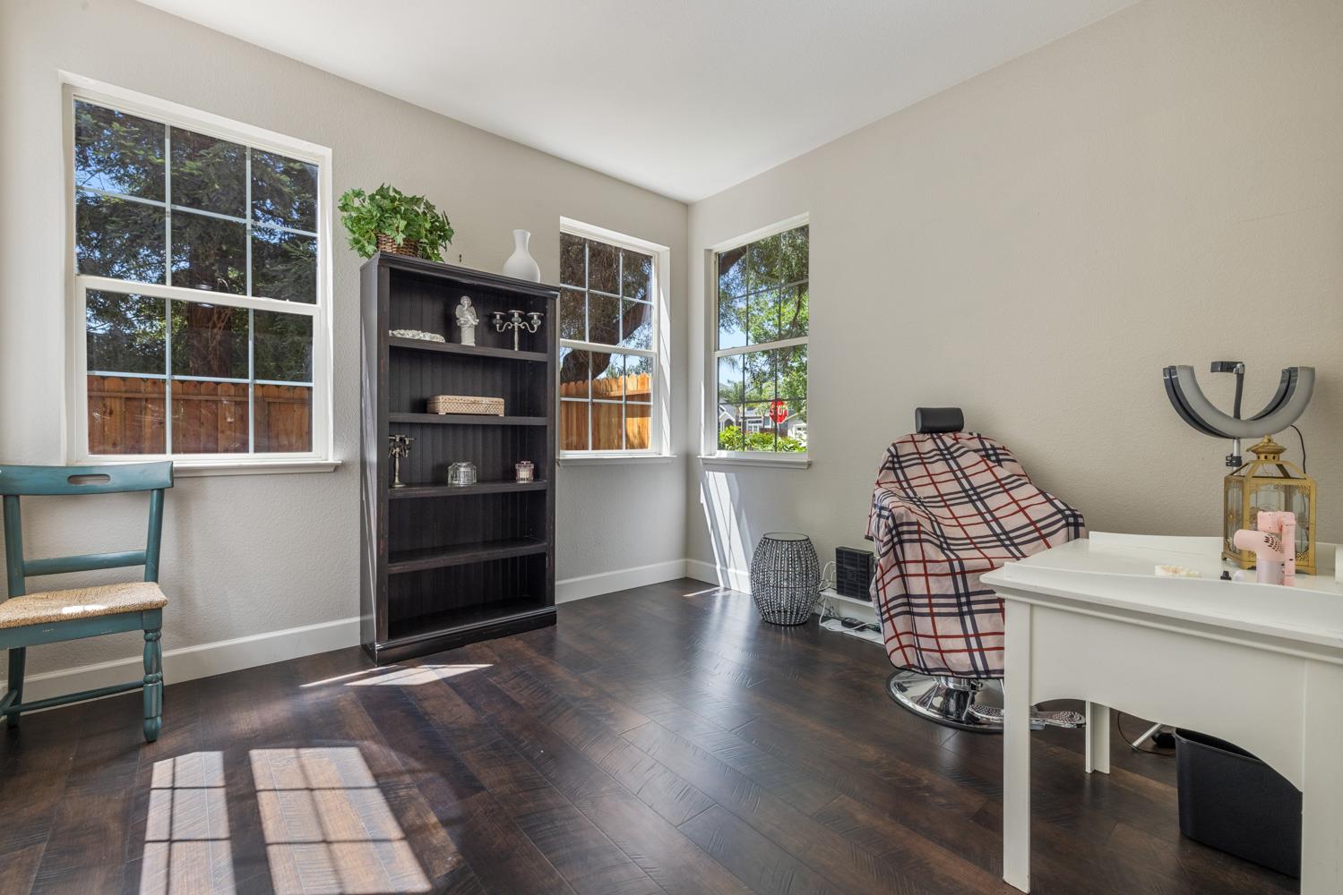 Detail Gallery Image 11 of 67 For 2550 Garazi, Tracy,  CA 95304 - 5 Beds | 3/2 Baths