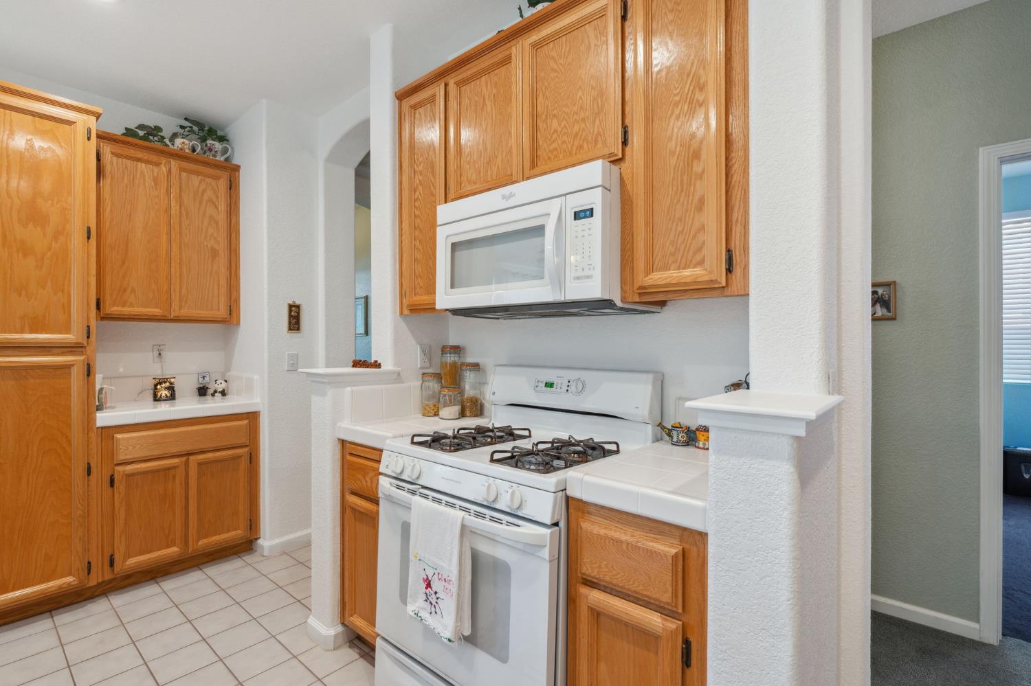 Detail Gallery Image 13 of 26 For 60 Groth Cir, Sacramento,  CA 95834 - 3 Beds | 2 Baths
