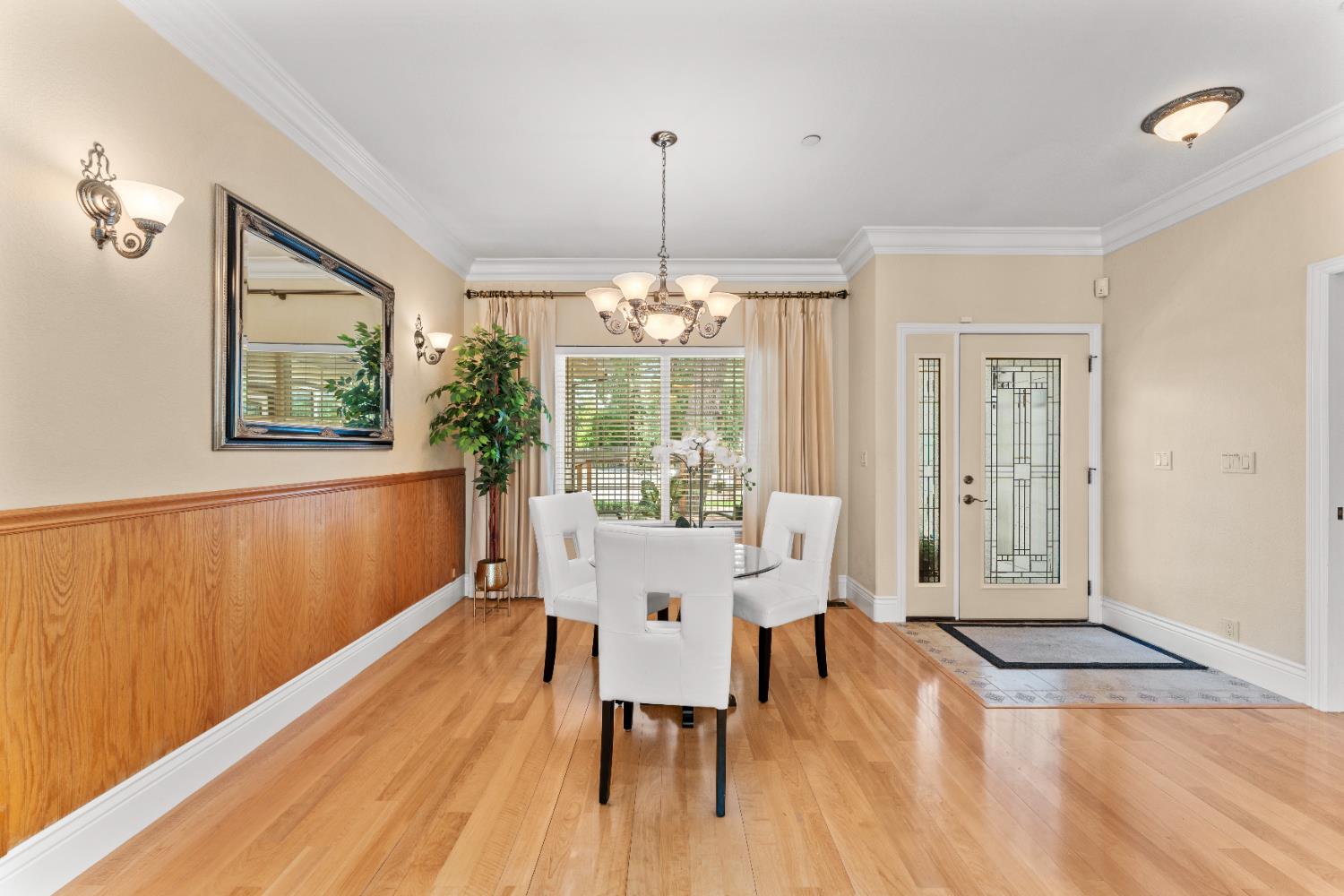 Detail Gallery Image 6 of 32 For 6604 Challis Ct, Citrus Heights,  CA 95610 - 3 Beds | 3 Baths