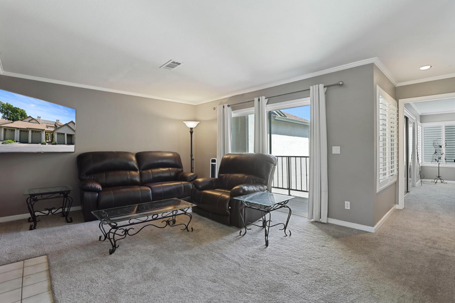 Detail Gallery Image 8 of 33 For 1615 Porter Way, Stockton,  CA 95207 - 2 Beds | 2 Baths