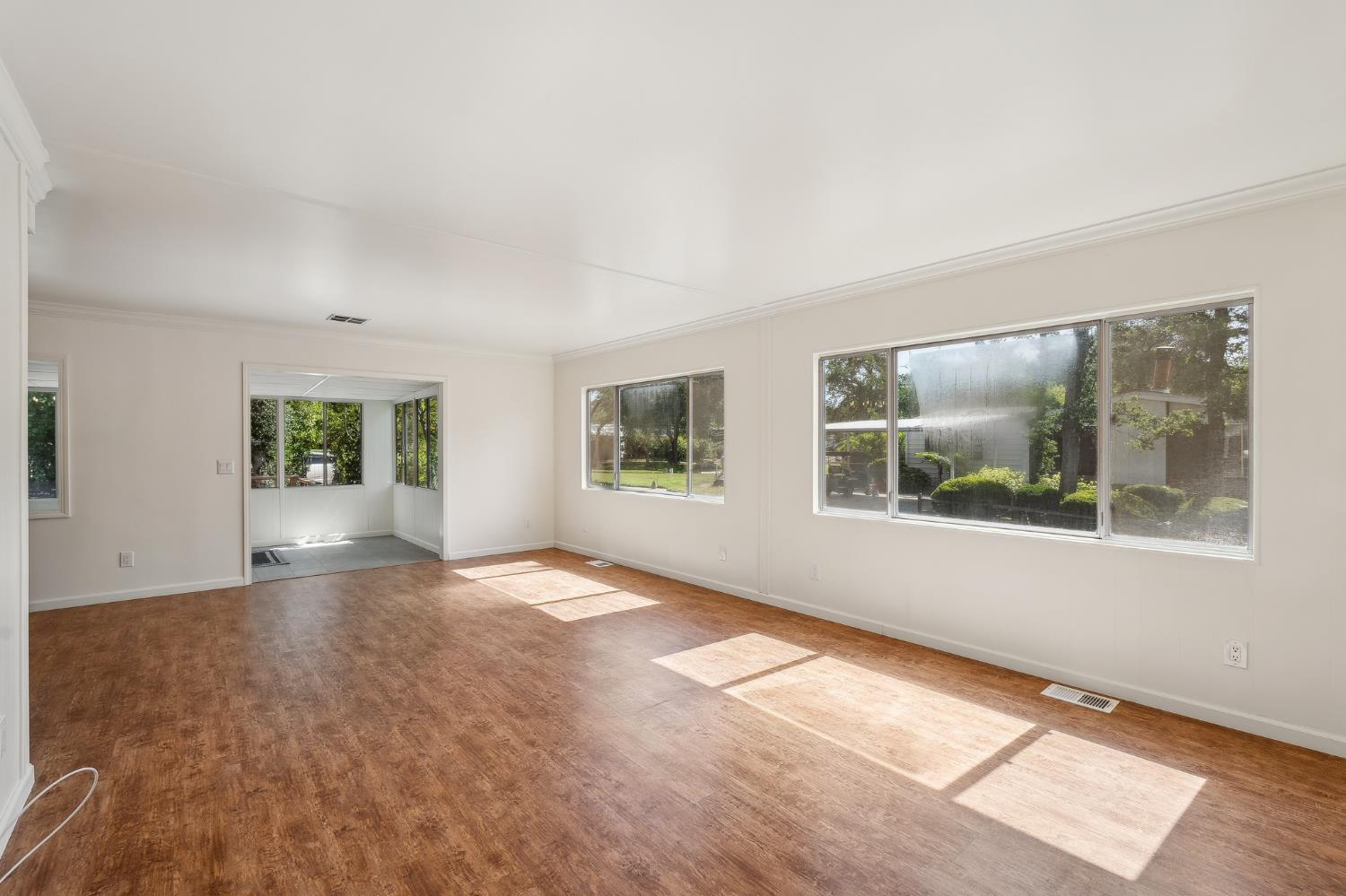 Detail Gallery Image 4 of 29 For 440 Nugget, Folsom,  CA 95630 - 2 Beds | 2 Baths