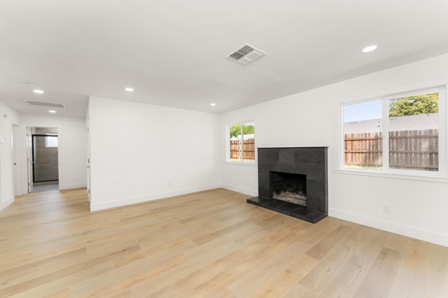 Detail Gallery Image 12 of 49 For 6716 Superior, North Highlands,  CA 95660 - 3 Beds | 2 Baths
