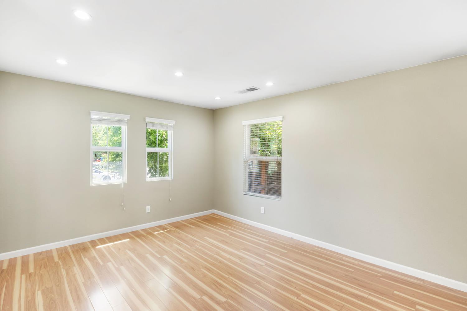Barney Avenue, Olivehurst, California image 8