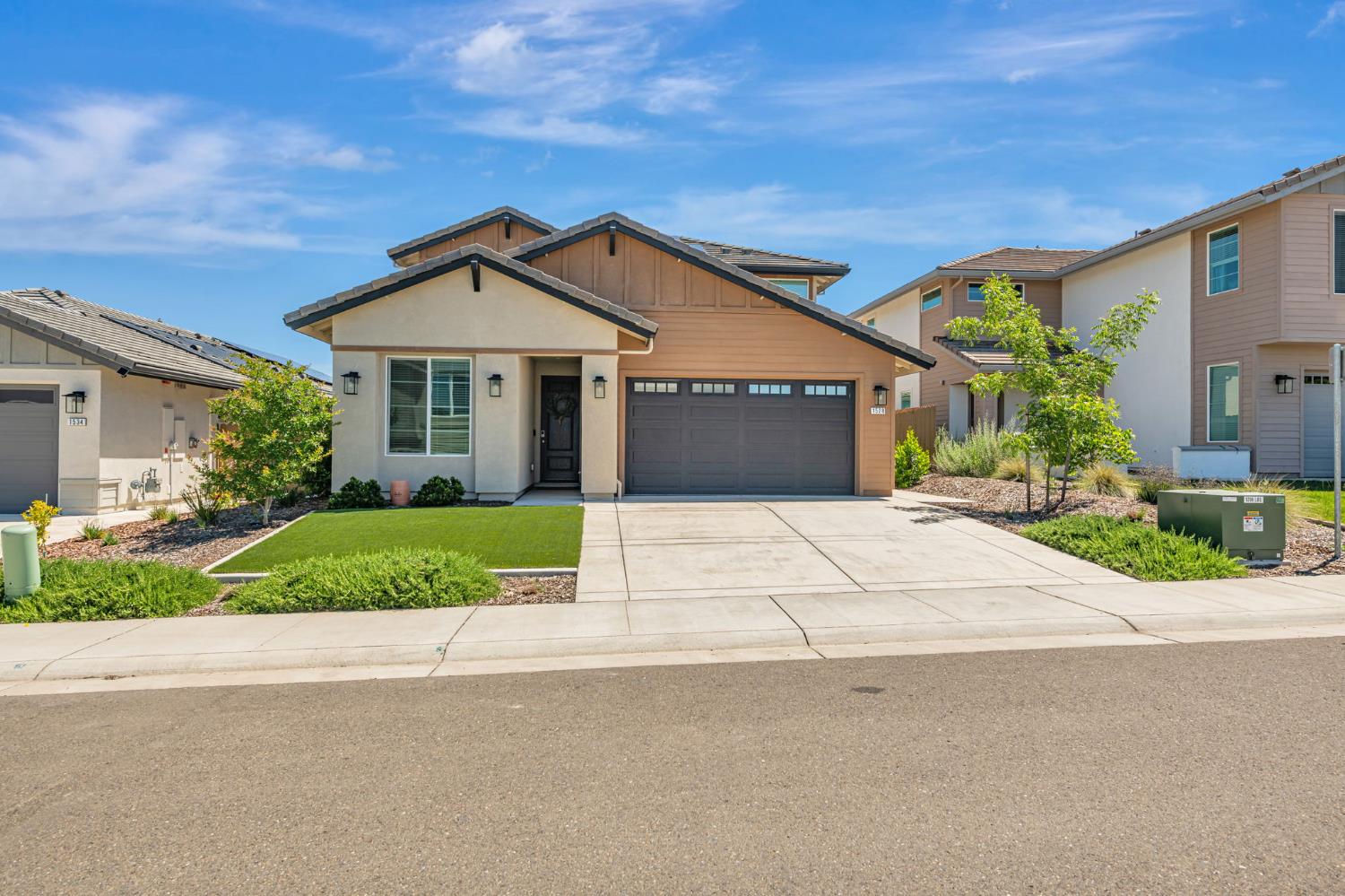 Detail Gallery Image 1 of 53 For 1528 Seneca Cir, El Dorado Hills,  CA 95762 - 4 Beds | 3 Baths