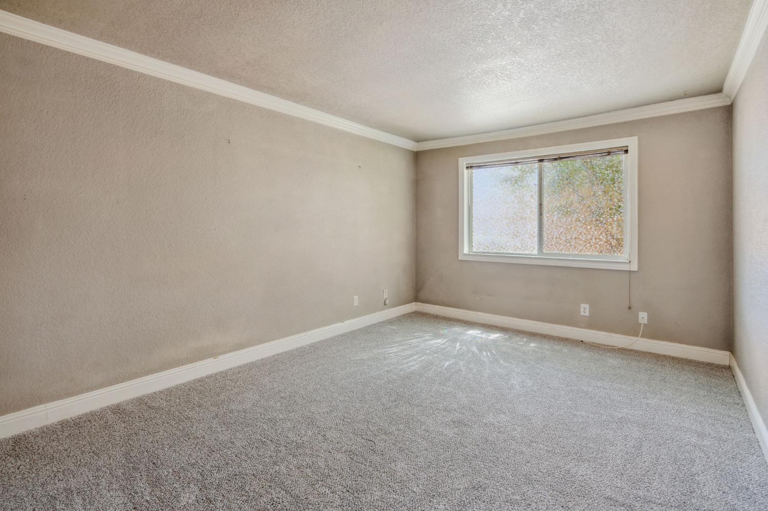 Photo #12: 225061661 Listing: Photo #12