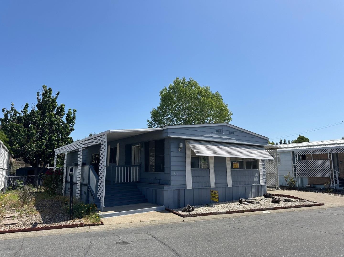 Detail Gallery Image 2 of 11 For 95 Casa Grande Dr, Red Bluff,  CA 96080 - 2 Beds | 2 Baths