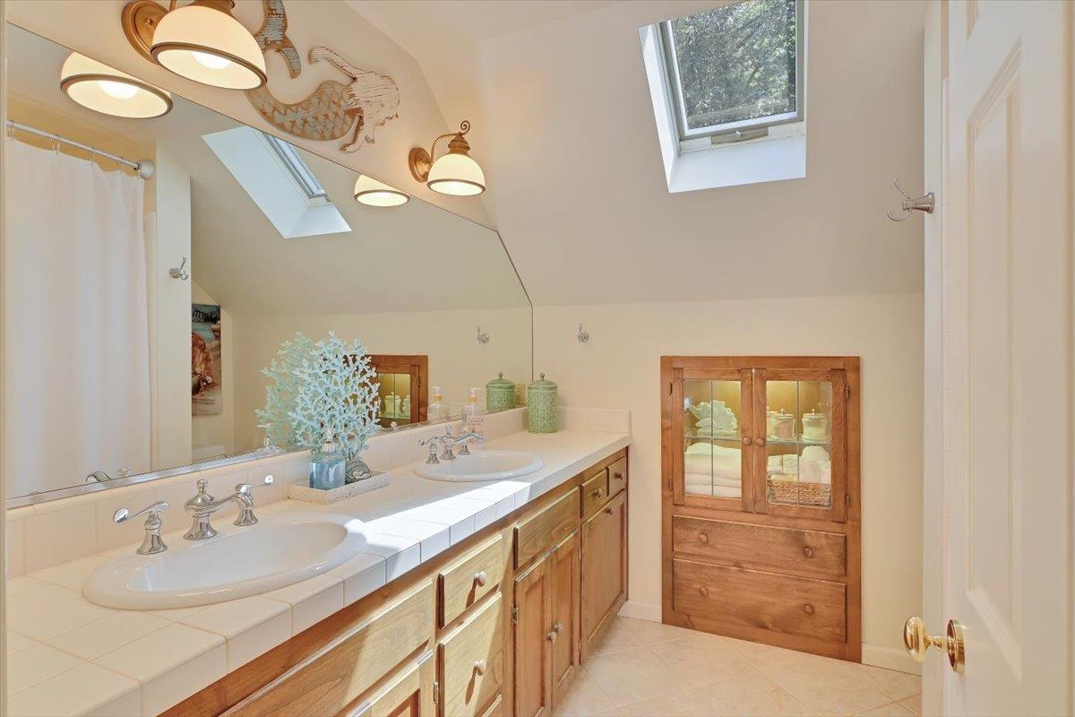 Detail Gallery Image 39 of 77 For 14833 Quail Pointe Ln, Grass Valley,  CA 95945 - 3 Beds | 3/1 Baths