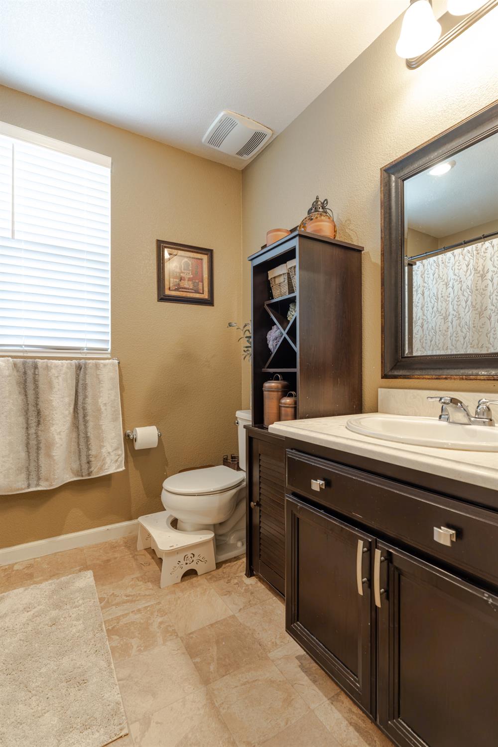 Detail Gallery Image 33 of 52 For 5271 Cloud Crest Way, Sacramento,  CA 95835 - 3 Beds | 2/1 Baths