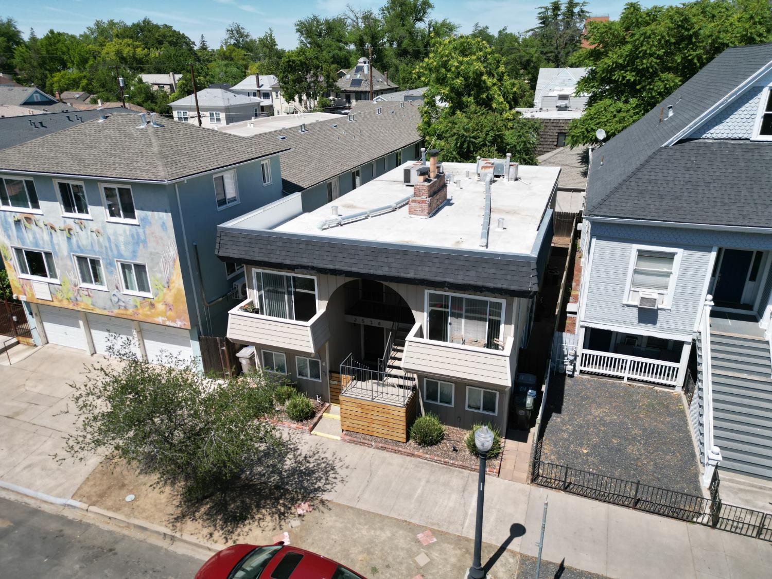 Detail Gallery Image 2 of 43 For 2525 N St, Sacramento,  CA 95816 - – Beds | – Baths