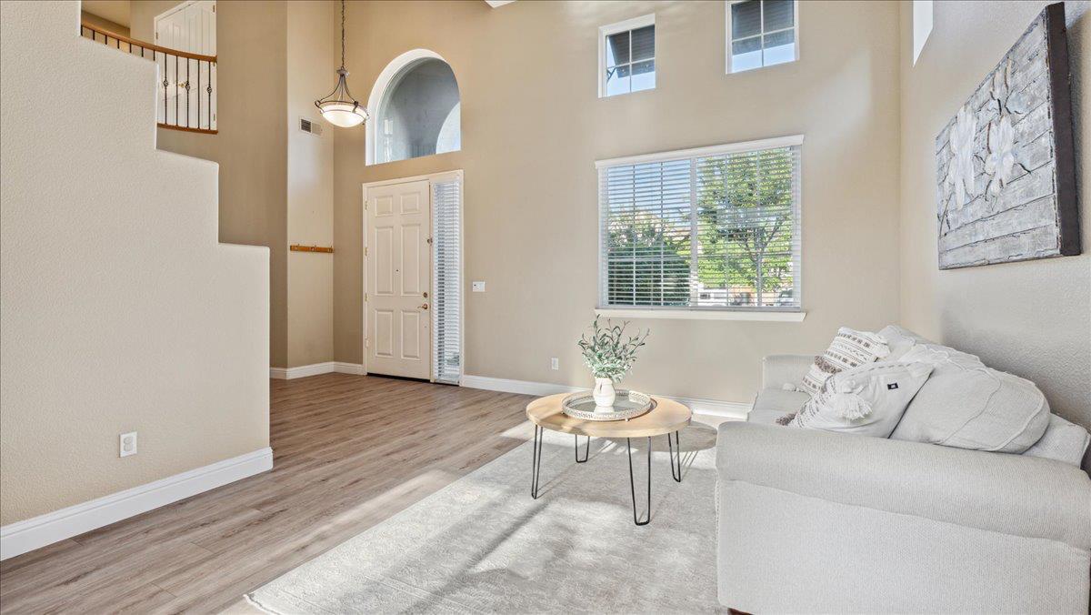 Detail Gallery Image 14 of 57 For 6433 Camellia Point Way, Roseville,  CA 95678 - 4 Beds | 3 Baths
