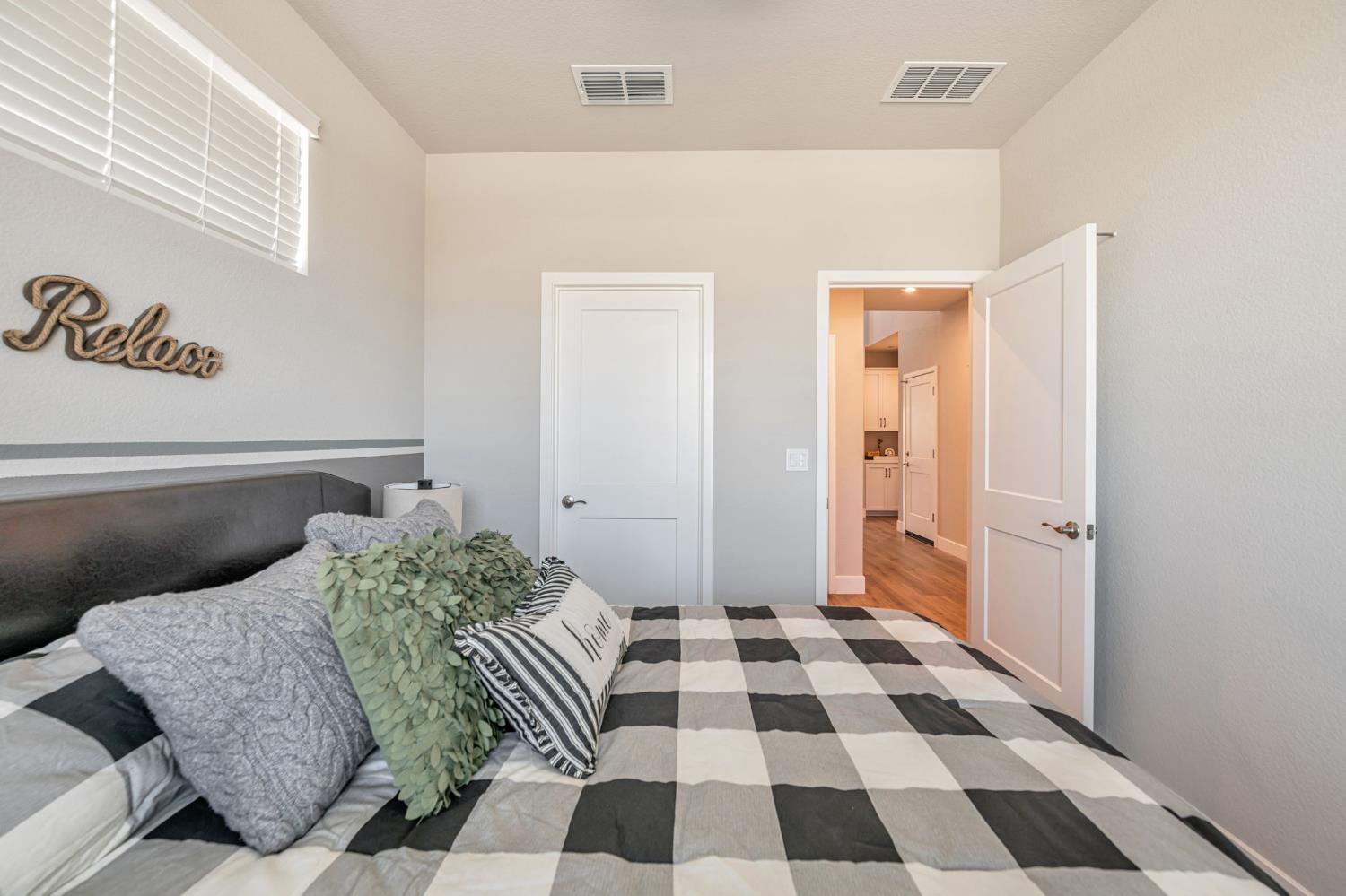 Detail Gallery Image 23 of 53 For 1528 Seneca Cir, El Dorado Hills,  CA 95762 - 4 Beds | 3 Baths