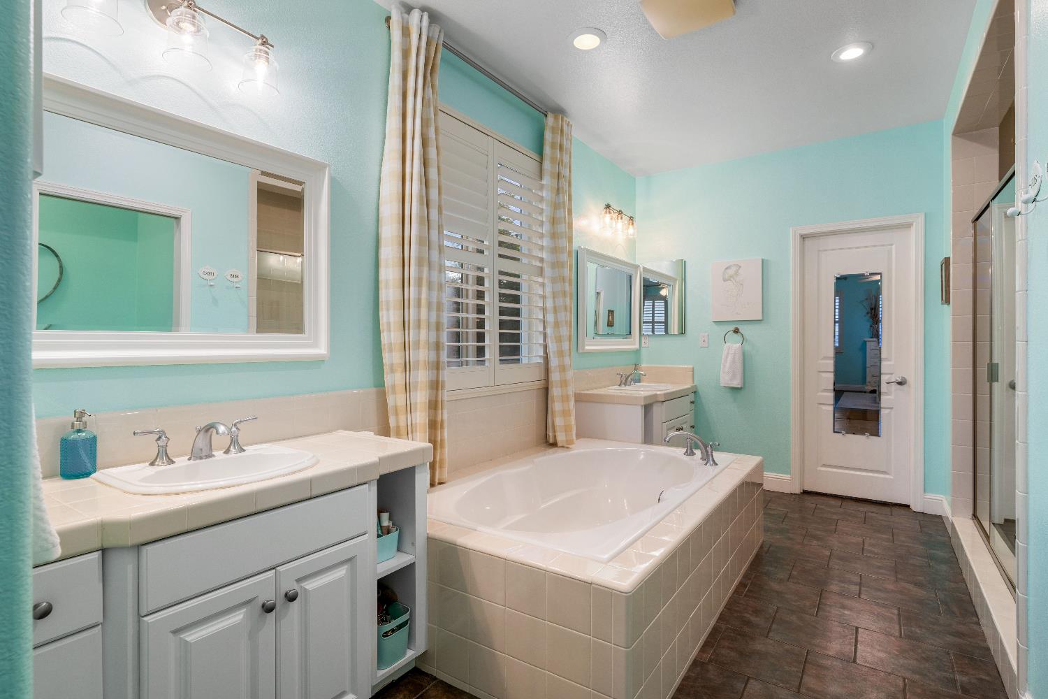 Detail Gallery Image 28 of 51 For 2240 Katzakian Way, Lodi,  CA 95242 - 4 Beds | 2/1 Baths