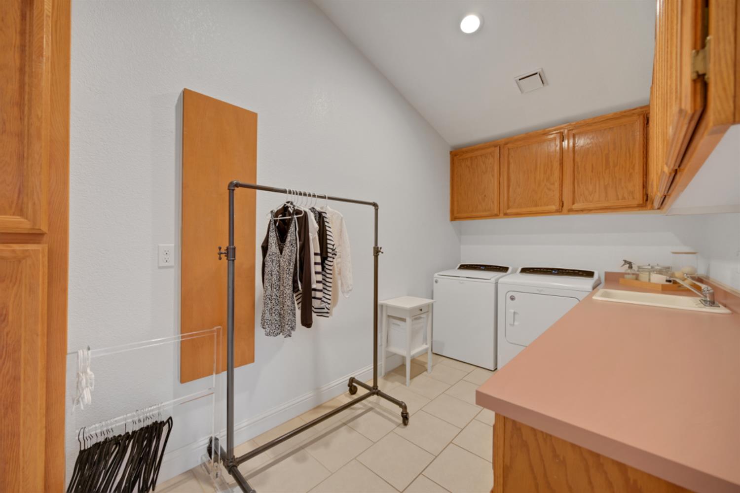 Detail Gallery Image 60 of 84 For 109 Bermuda Ct, Roseville,  CA 95678 - 4 Beds | 2/2 Baths