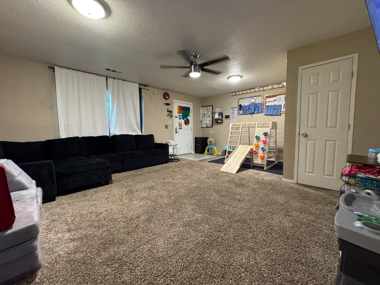 Detail Gallery Image 21 of 27 For 2131 S Sacramento St, Stockton,  CA 95206 - 3 Beds | 1/1 Baths