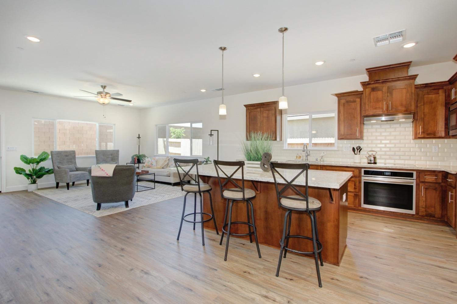 Detail Gallery Image 1 of 13 For 912 Norman Rd, Galt,  CA 95632 - 3 Beds | 3 Baths