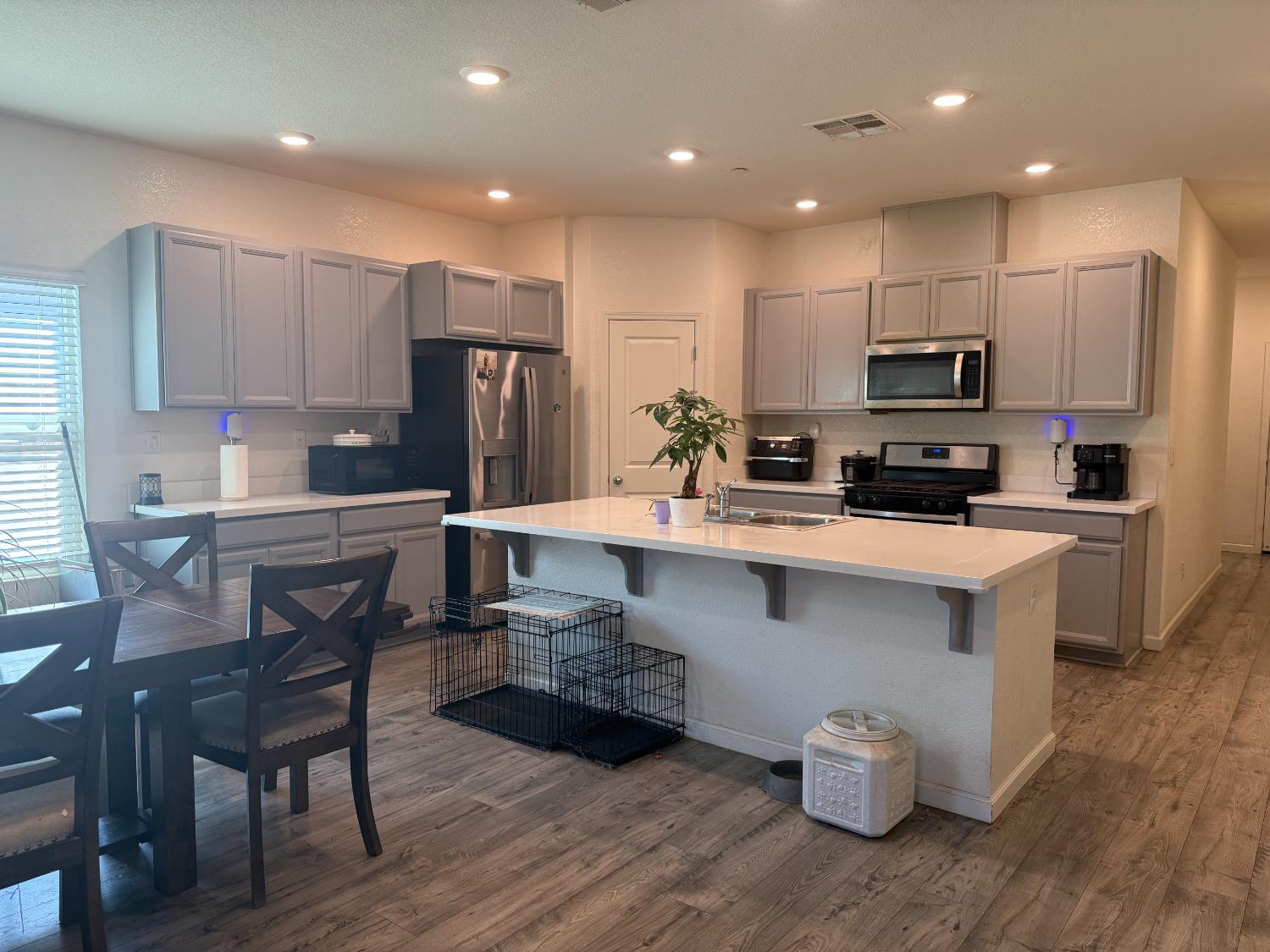 Detail Gallery Image 3 of 24 For 4831 E Goshawk, Stockton,  CA 95215 - 4 Beds | 2 Baths