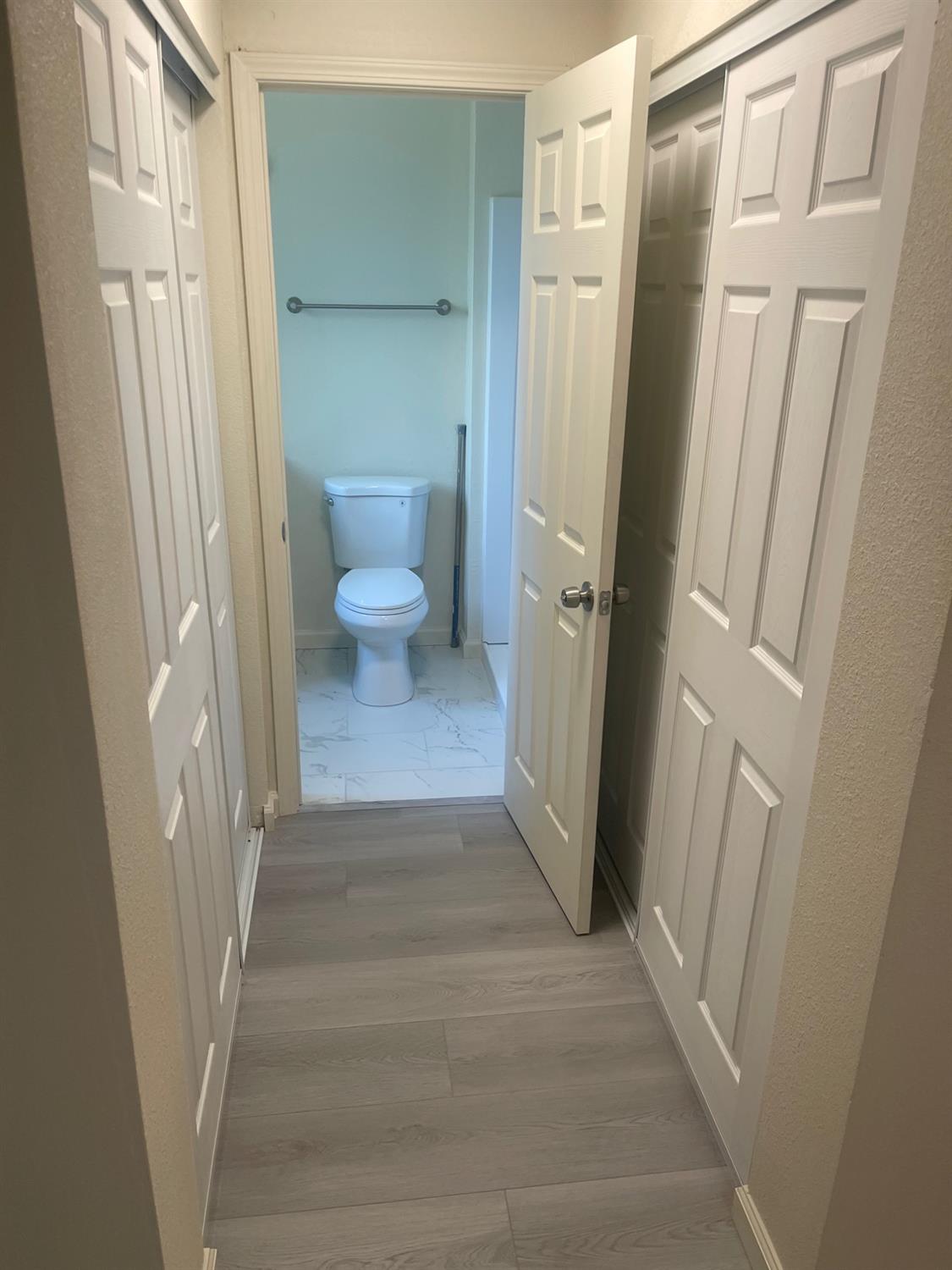 Detail Gallery Image 9 of 11 For 4566 Bomark Way, Sacramento,  CA 95842 - – Beds | – Baths