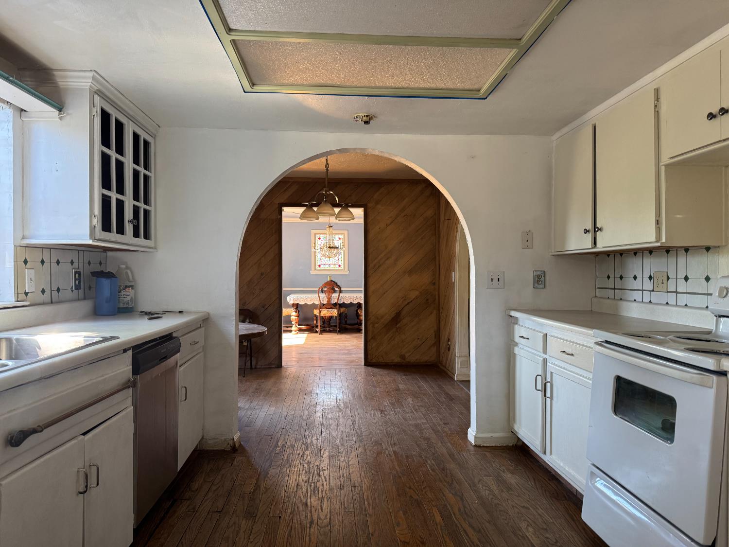 Margarita Court, Coulterville, California image 7
