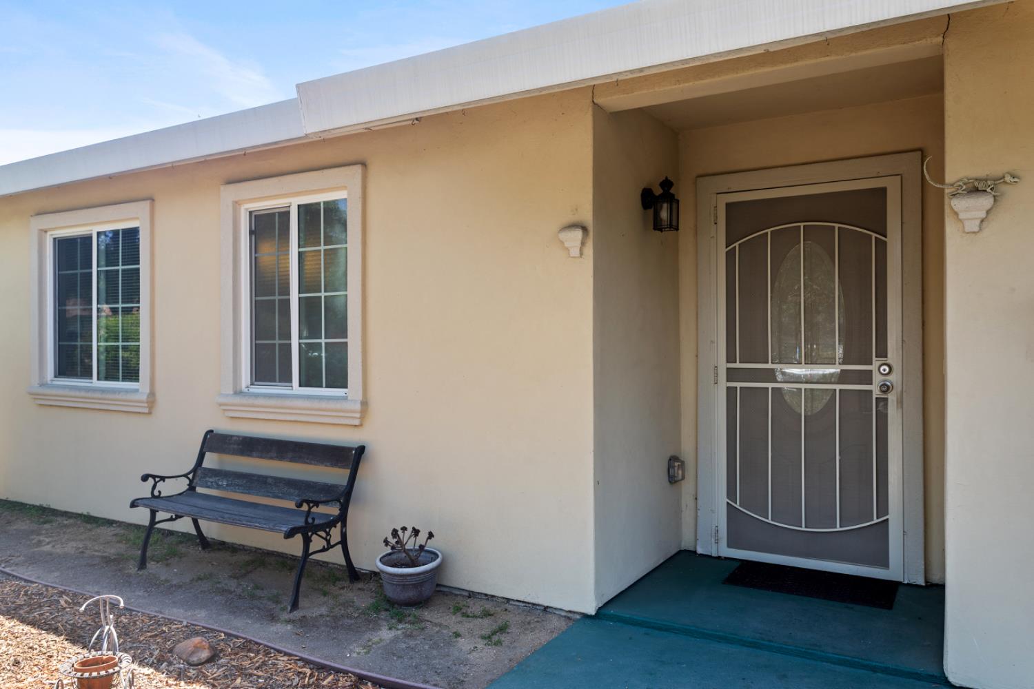 Detail Gallery Image 3 of 29 For 3136 Chelsea Rd, Sacramento,  CA 95864 - 4 Beds | 2 Baths