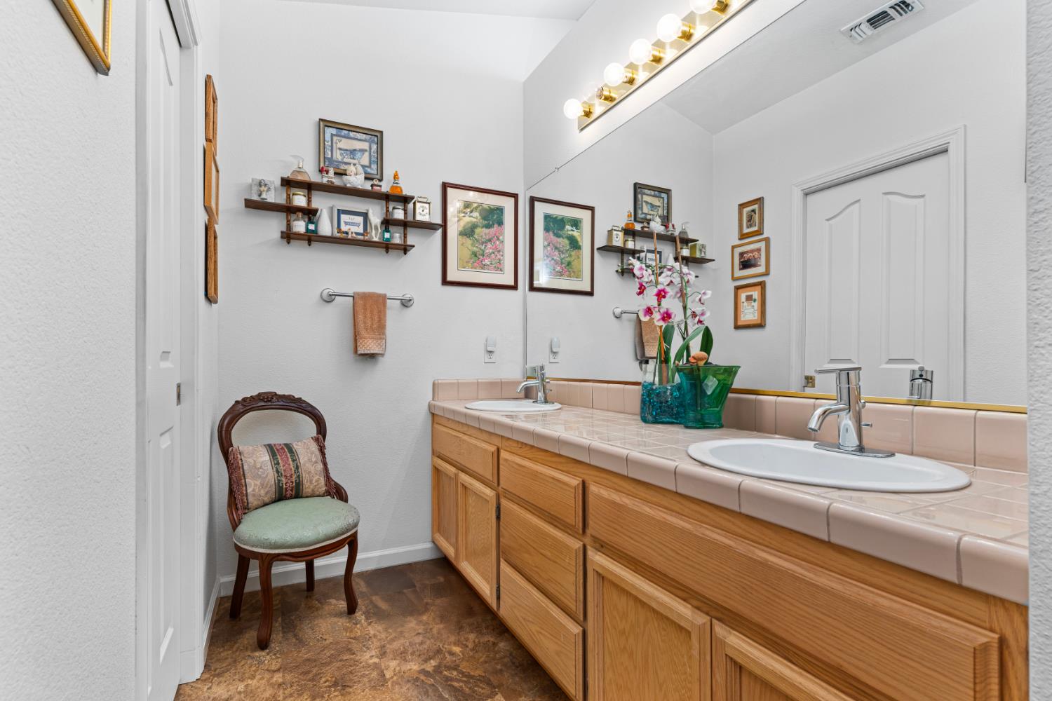 Detail Gallery Image 17 of 26 For 126 Carriage Ln, Grass Valley,  CA 95949 - 2 Beds | 2 Baths