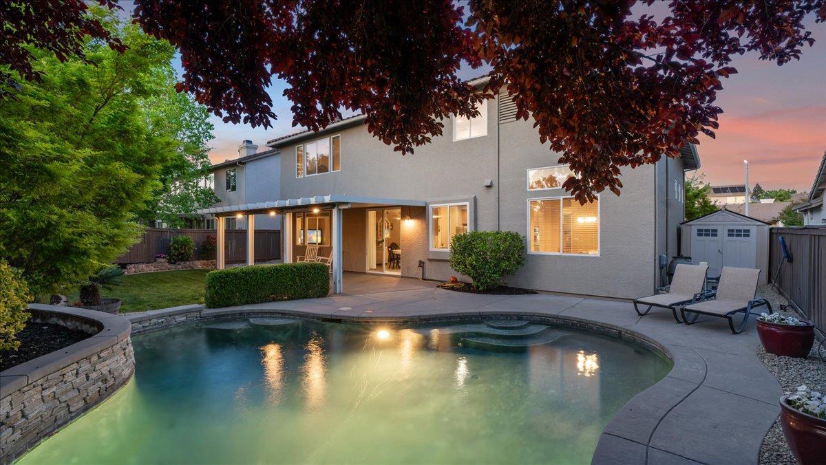 Detail Gallery Image 7 of 57 For 6433 Camellia Point Way, Roseville,  CA 95678 - 4 Beds | 3 Baths