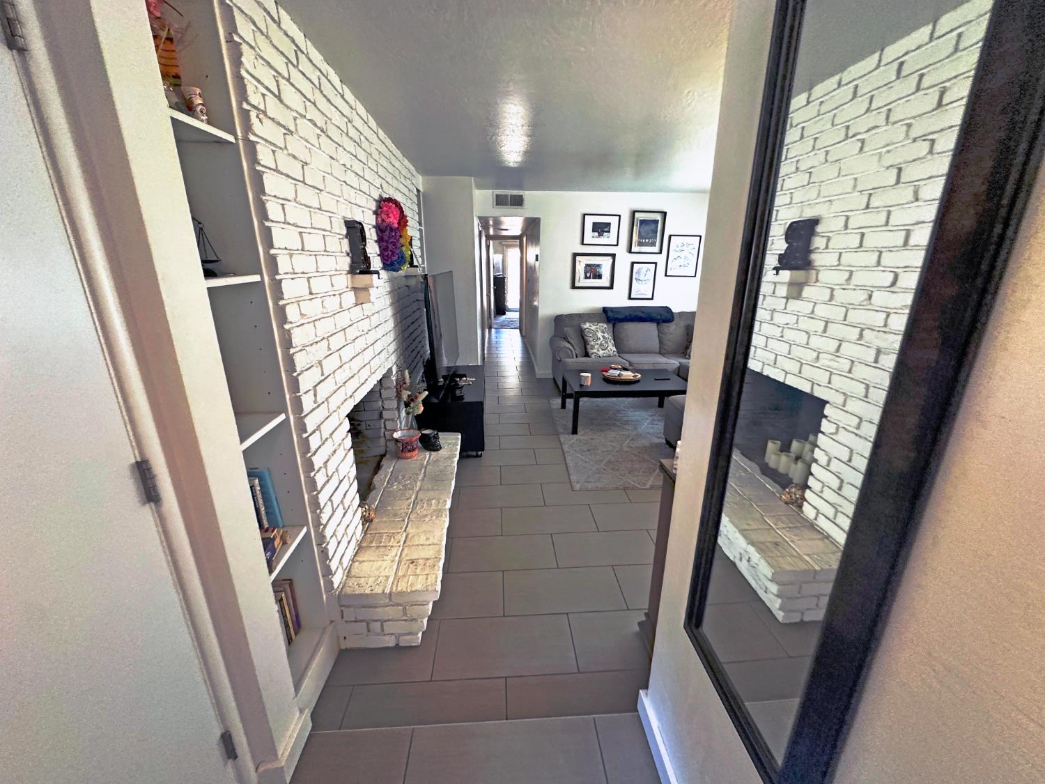 Detail Gallery Image 13 of 43 For 2525 N St, Sacramento,  CA 95816 - – Beds | – Baths