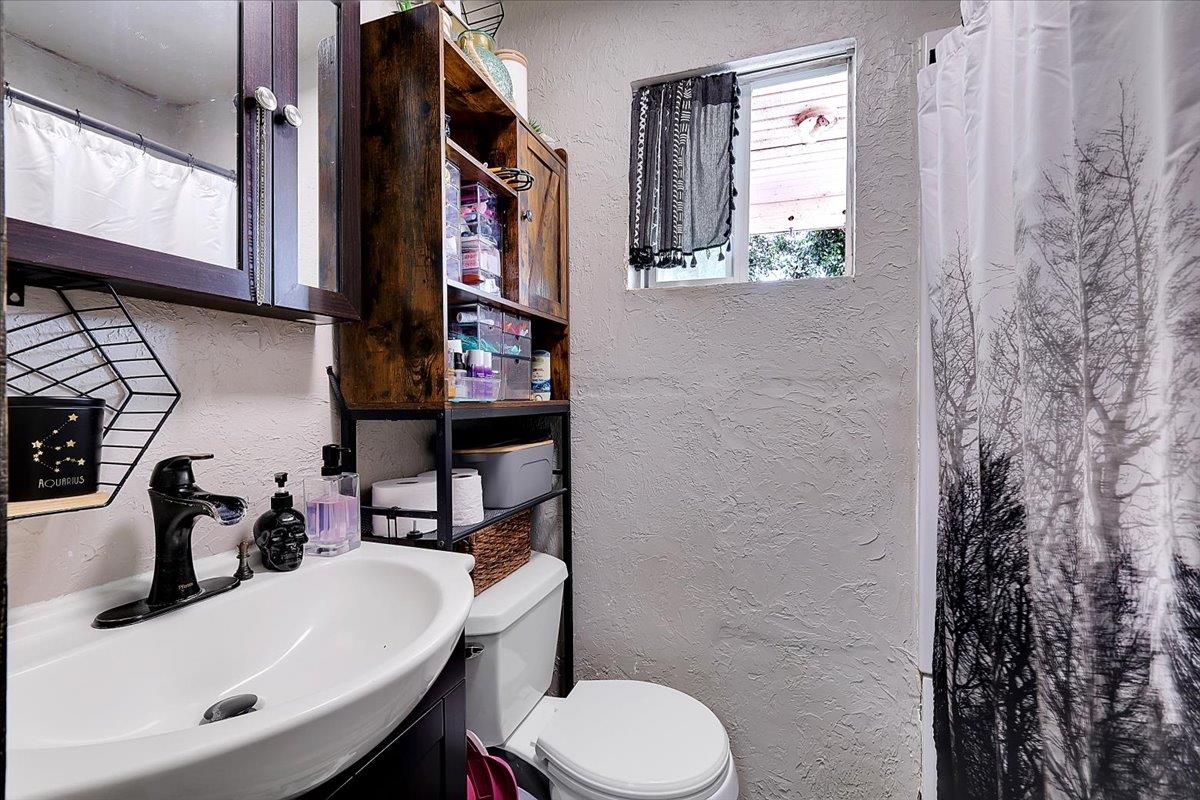 Detail Gallery Image 10 of 25 For 1215 J St, Marysville,  CA 95901 - 2 Beds | 1 Baths