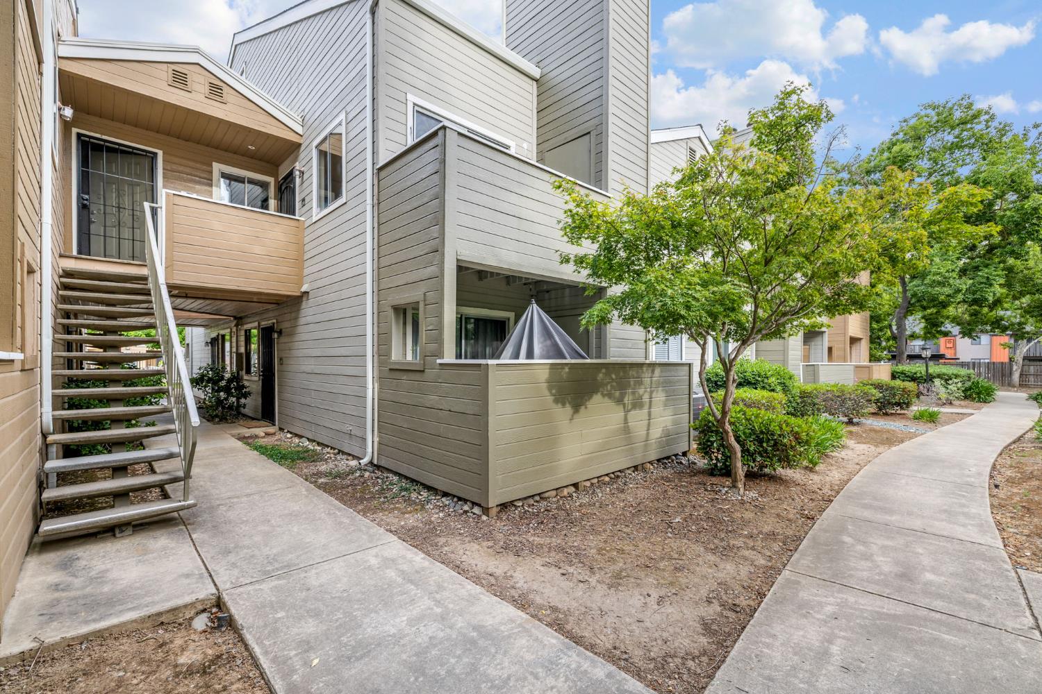 Dornajo Way #245, Sacramento, California image 2