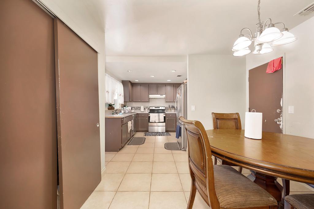 Detail Gallery Image 17 of 25 For 3708 Pullman Dr, Sacramento,  CA 95827 - 3 Beds | 2 Baths