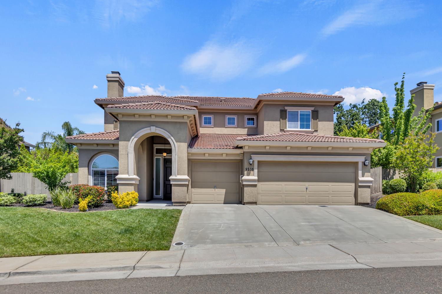 Detail Gallery Image 1 of 76 For 8530 Mandorla Cir, Orangevale,  CA 95662 - 4 Beds | 3/1 Baths