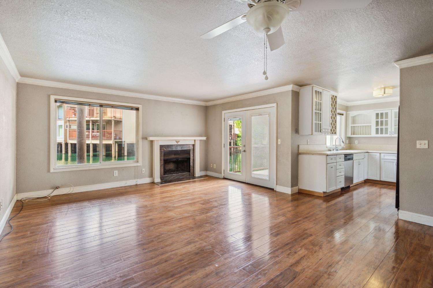 Photo #7: 225061661 Listing: Photo #7
