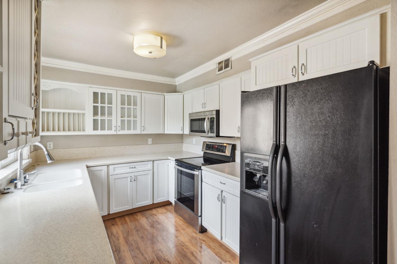 Photo #10: 225061661 Listing: Photo #10