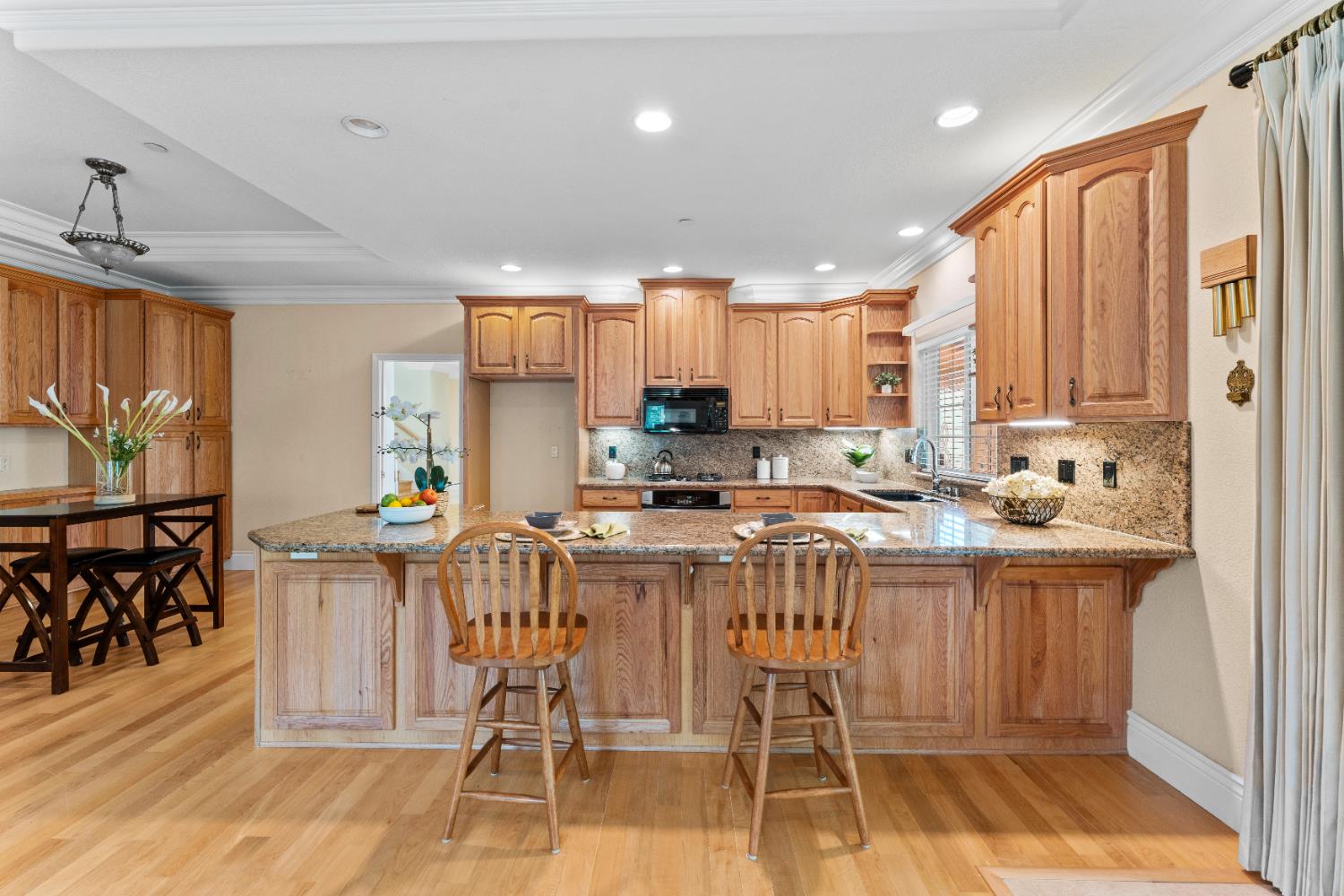 Detail Gallery Image 11 of 32 For 6604 Challis Ct, Citrus Heights,  CA 95610 - 3 Beds | 3 Baths