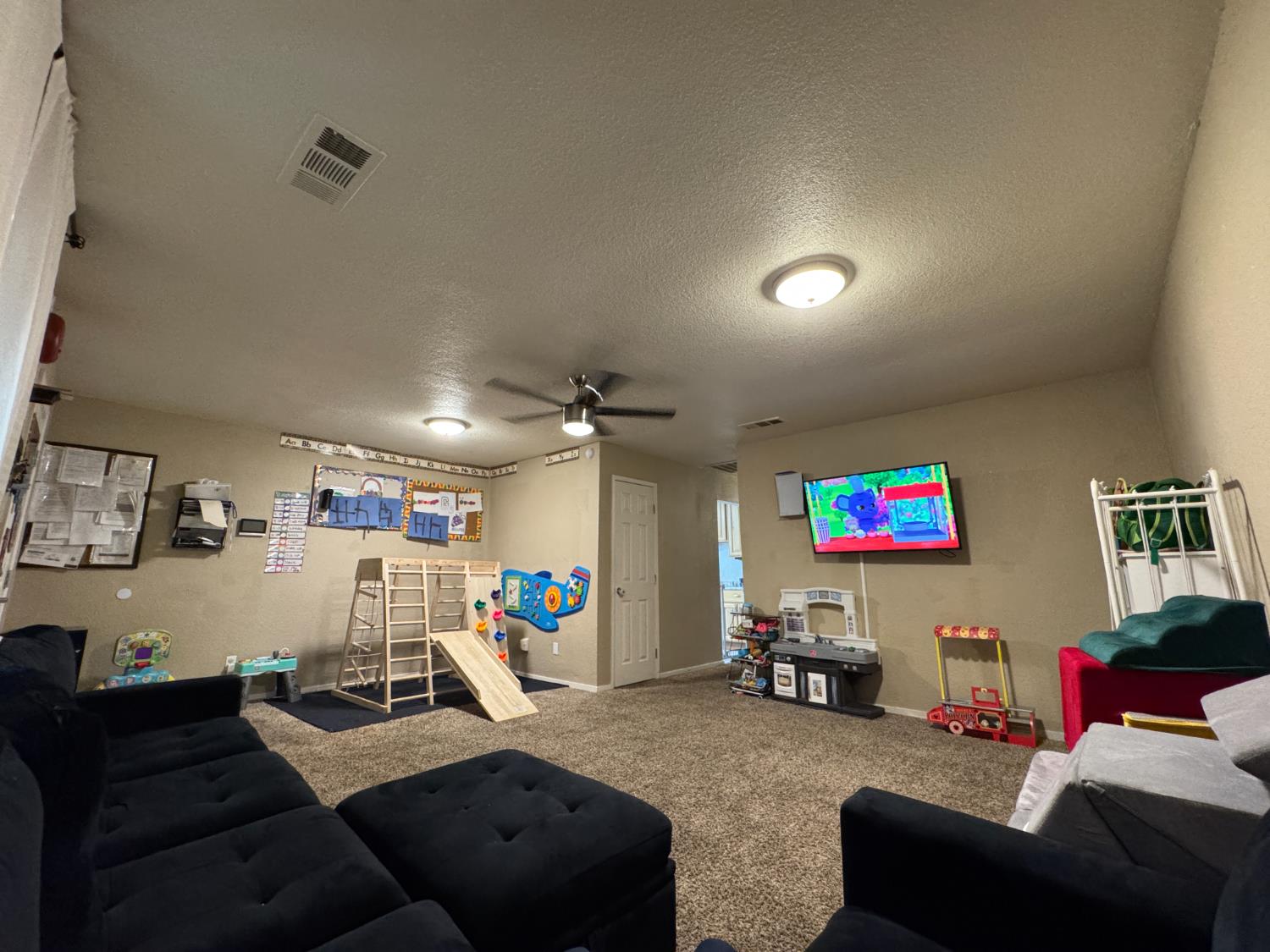 Detail Gallery Image 22 of 27 For 2131 S Sacramento St, Stockton,  CA 95206 - 3 Beds | 1/1 Baths