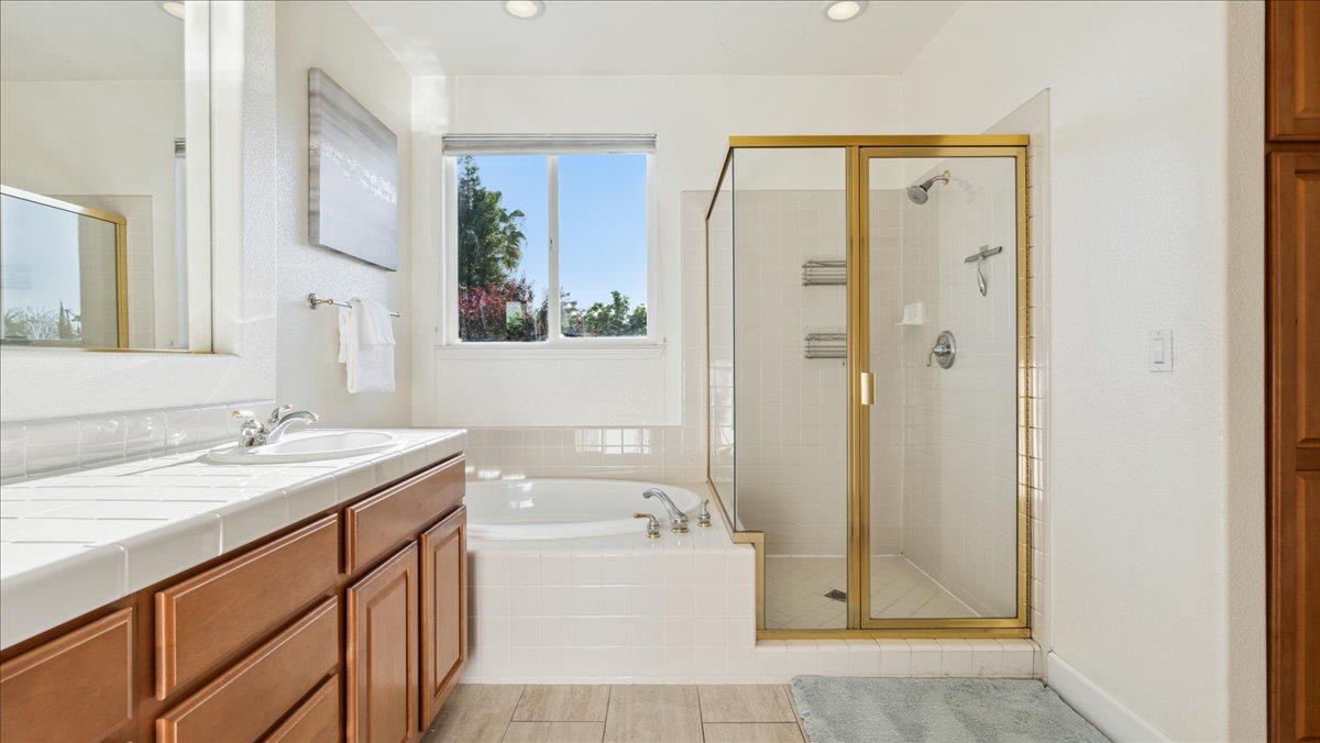 Detail Gallery Image 39 of 57 For 6433 Camellia Point Way, Roseville,  CA 95678 - 4 Beds | 3 Baths