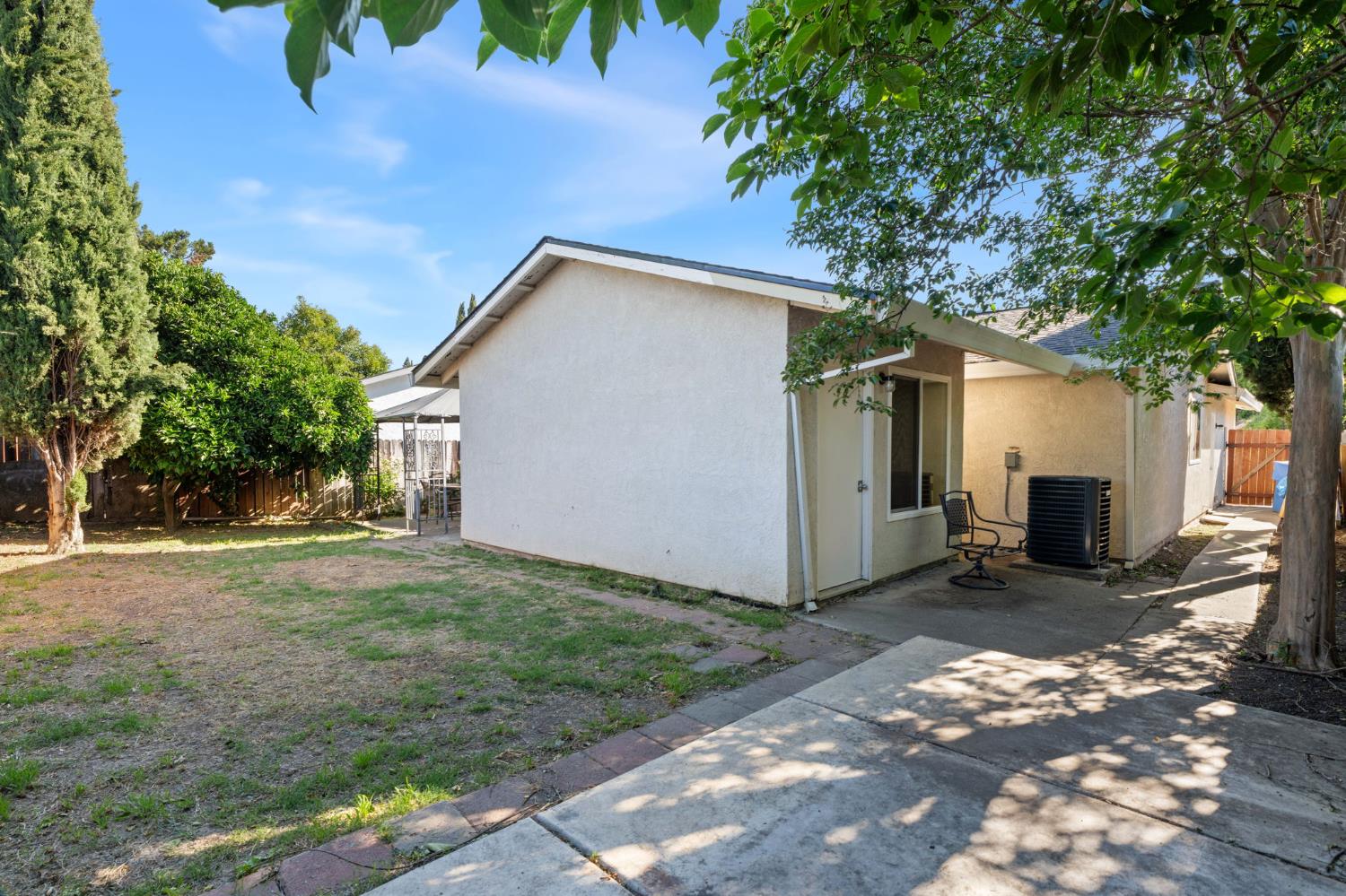 Detail Gallery Image 17 of 18 For 2911 Baronet Way, Sacramento,  CA 95833 - 3 Beds | 2 Baths