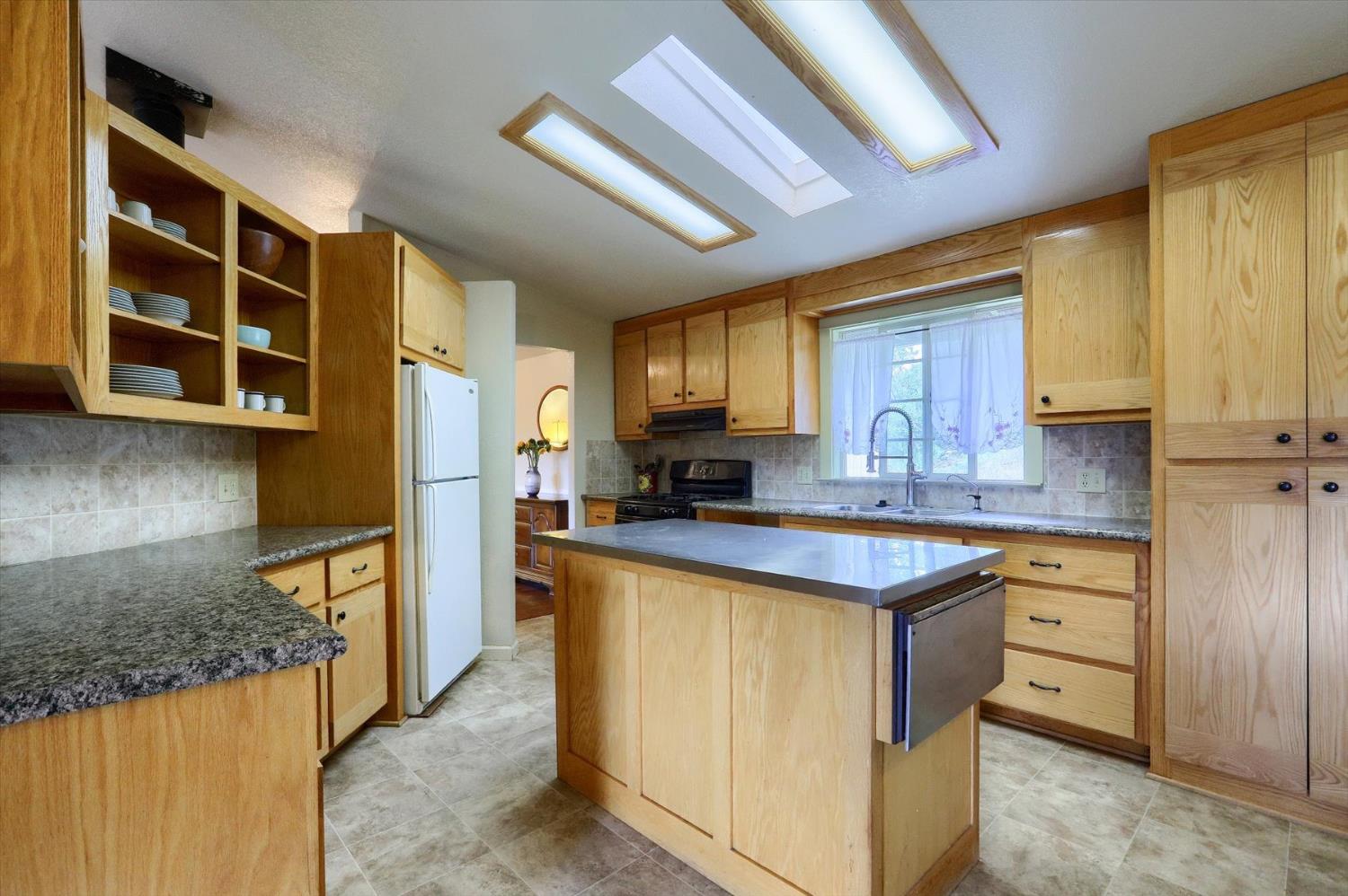 Detail Gallery Image 14 of 65 For 18386 Piper Ln, Penn Valley,  CA 95946 - 3 Beds | 2 Baths