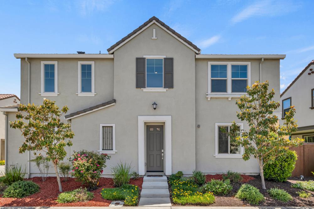 Detail Gallery Image 1 of 47 For 8836 Solo Way, Elk Grove,  CA 95757 - 3 Beds | 2/1 Baths