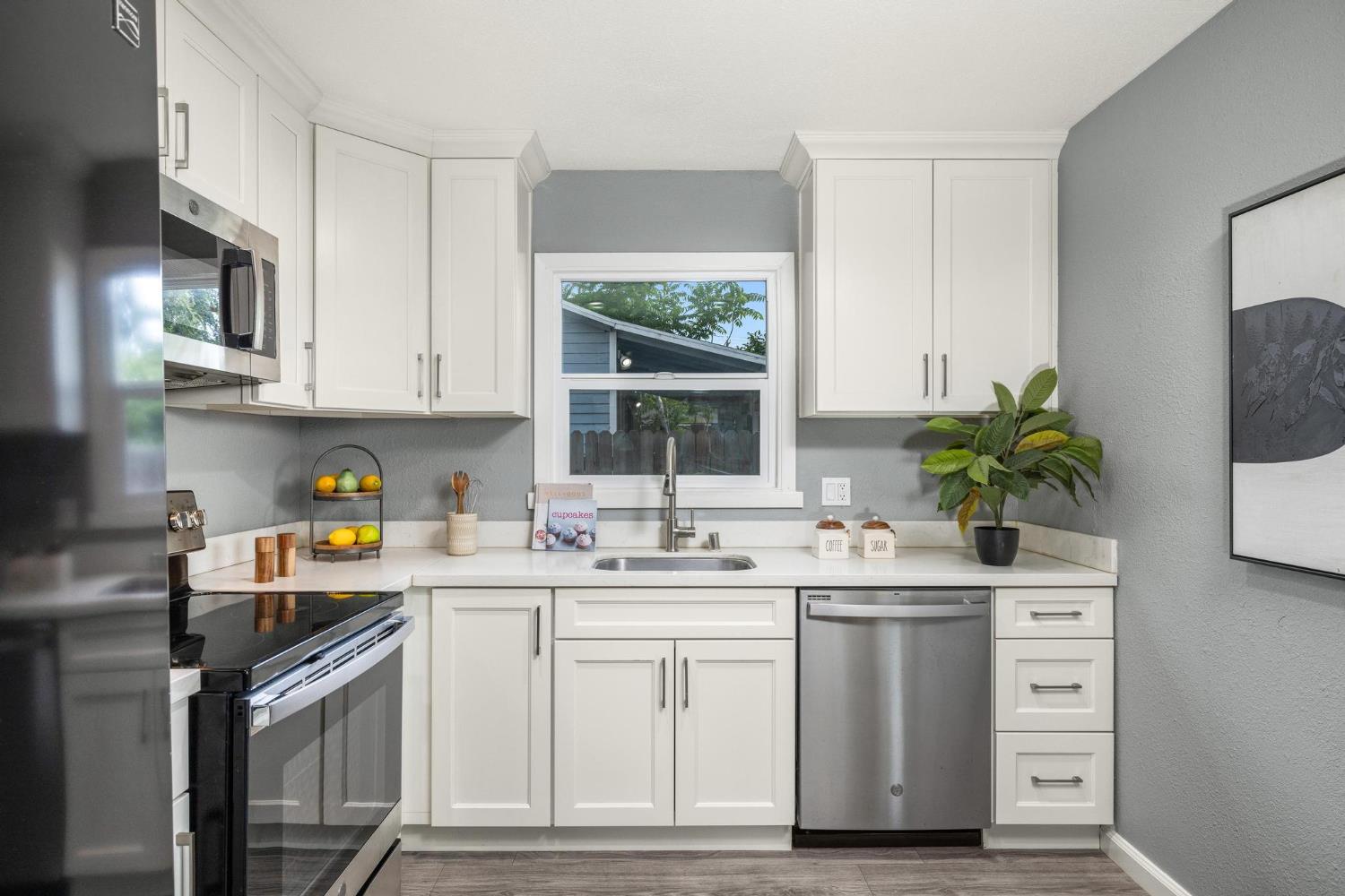 Detail Gallery Image 11 of 27 For 322 N Grant Ave, Manteca,  CA 95336 - 2 Beds | 1 Baths