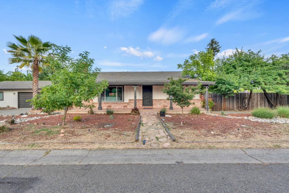 Detail Gallery Image 6 of 56 For 3000 Mission Ave, Carmichael,  CA 95608 - 3 Beds | 2 Baths