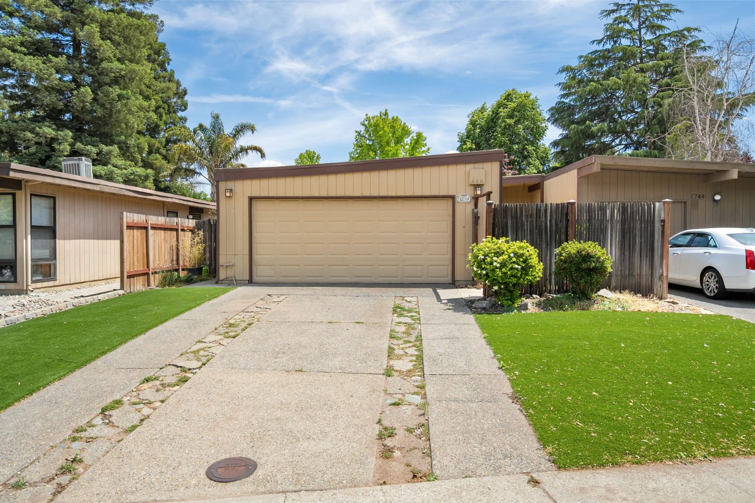 Detail Gallery Image 1 of 30 For 1738 Bannon Creek Dr, Sacramento,  CA 95833 - 3 Beds | 2 Baths